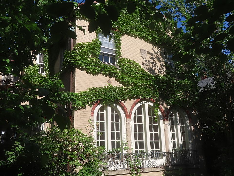 1st image of 1123 N Oak Park Ave