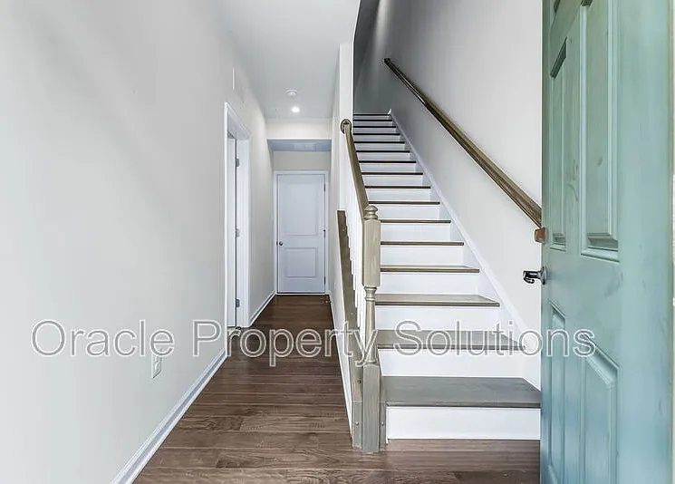 3 bed, 3.0 bath, 1470 sqft, $3,100 — Photo 4