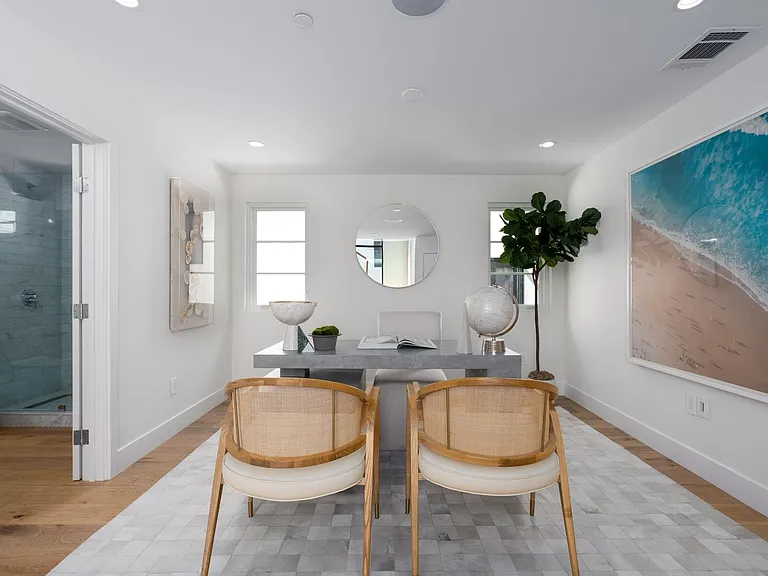 1025 W Balboa Blvd — Photo 24