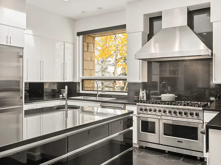189 Aspen Way — Photo 14