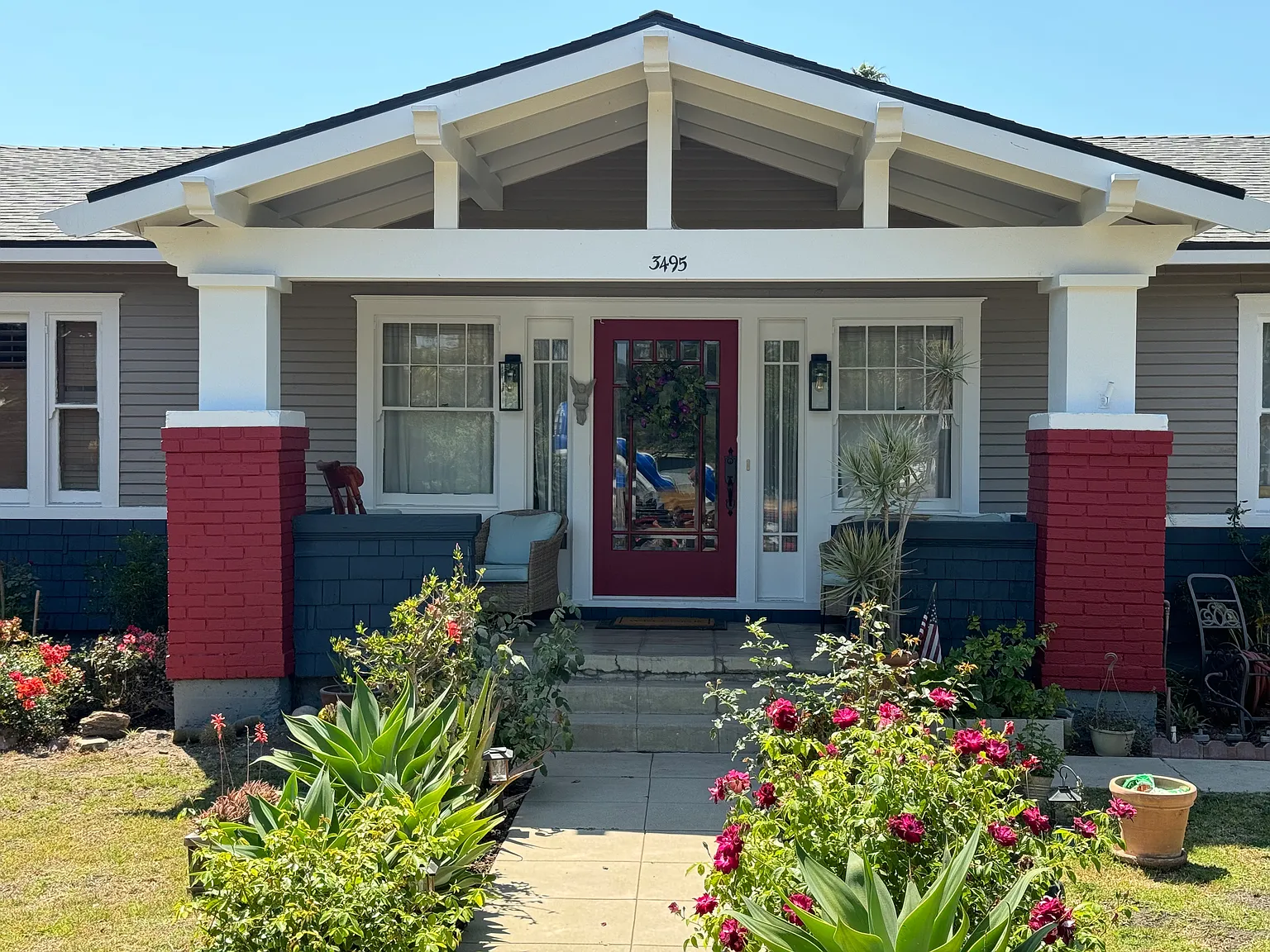 3 bed, 2337 sqft, $4,389 — Photo 2