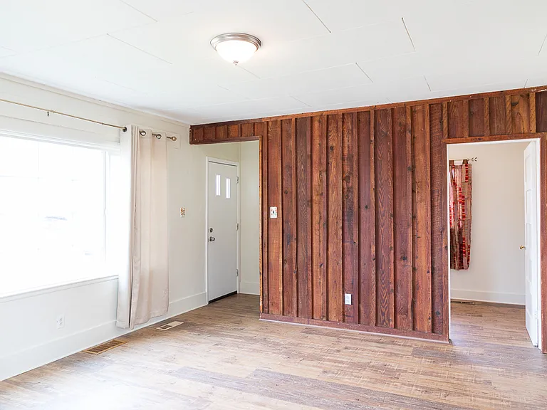 1060 SW 5th Ave — Photo 4