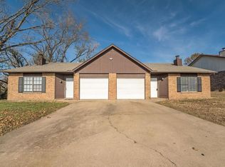 2409-2411 W Magnolia St, Rogers, AR 72758