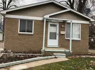 563 E Guthrie Ave, Madison Heights, MI 48071