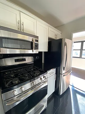 Rented by UES Management | media 14