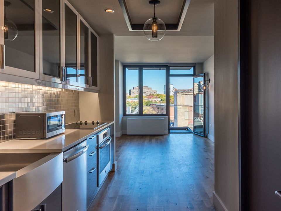 1st image of 670 Pacific St #327
