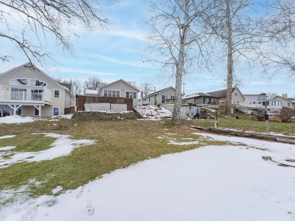 5134 Deep Point Dr, Portage, MI 49002