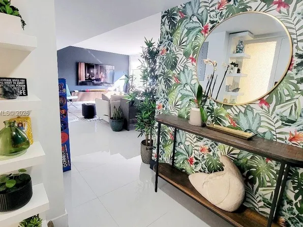 250 Galen Dr APT 43, Key Biscayne, FL 33149