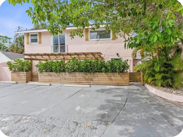 106 E BAY DRIVE, TREASURE ISLAND, FL 33706