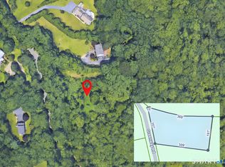 923 Greenway Rd, Woodbridge, CT 06525