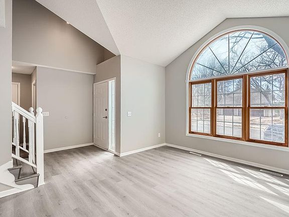 3rd image of 5298 S Park Dr