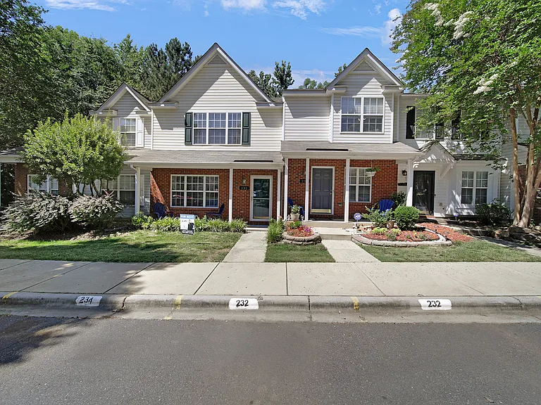 232 Butler Pl — Photo 6