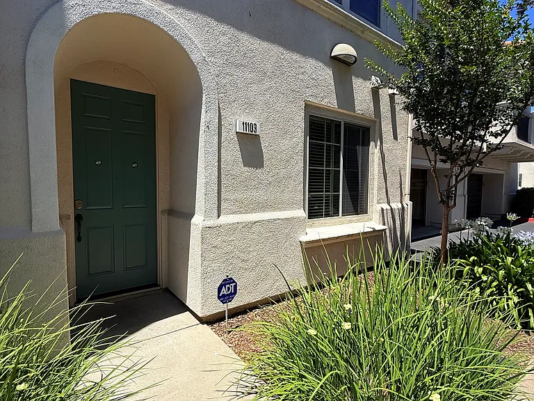 5301 E Commerce Way #11103 — Photo 3