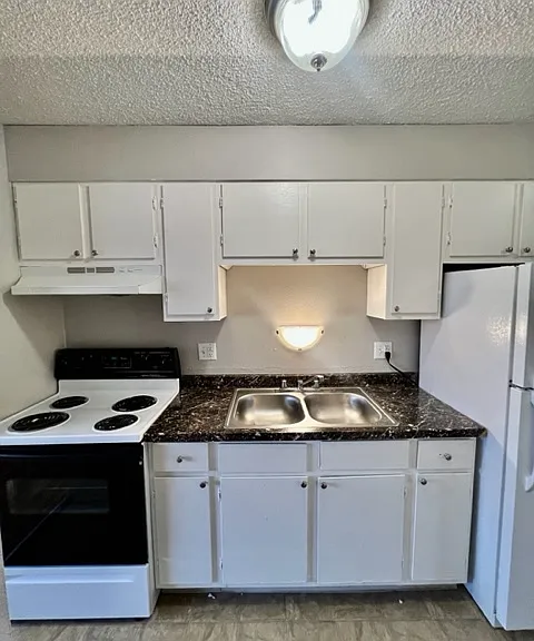 3350 S Grant St — Photo 20