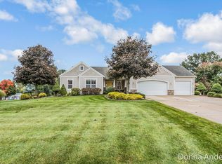 7878 Robertsons Run Dr NE, Rockford, MI 49341