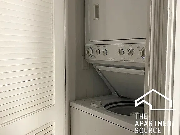 1847 S Loomis St #2 — Photo 12