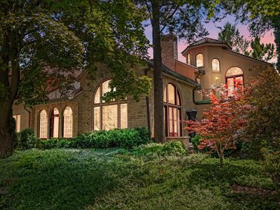 10505 West Woodward AVENUE, Wauwatosa, WI, 53222