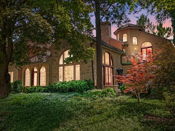 10505 West Woodward AVENUE, Wauwatosa, WI 53222