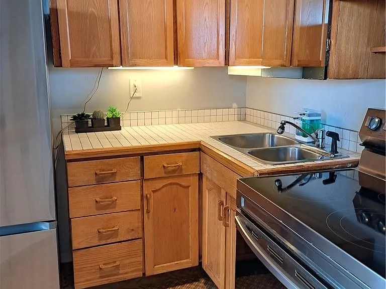 212 Kerr St #909 — Photo 22