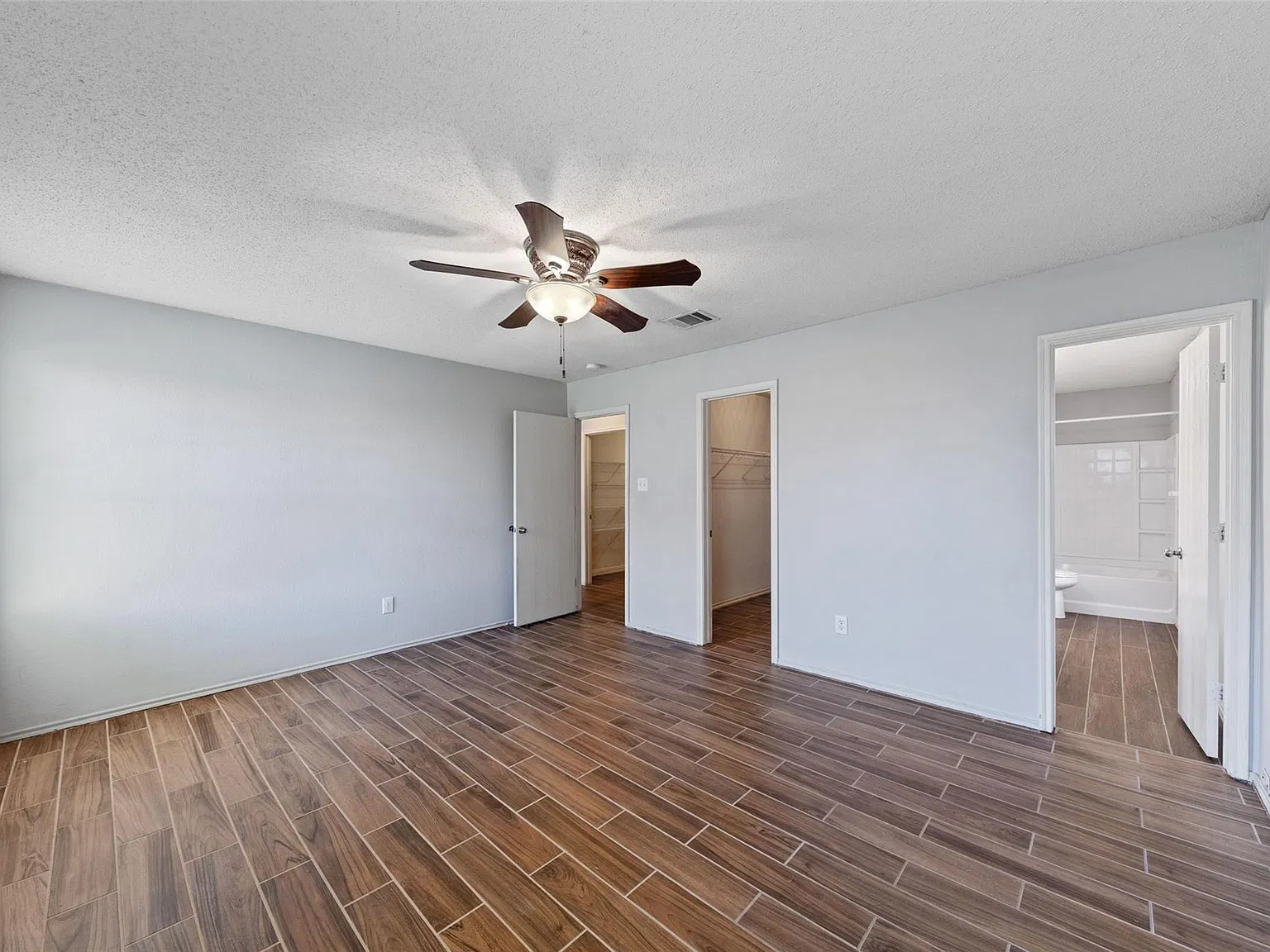 3 bed, 1621 sqft, $1,900 — Photo 4