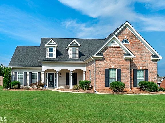 5th image of 1014 Clover Leaf Dr