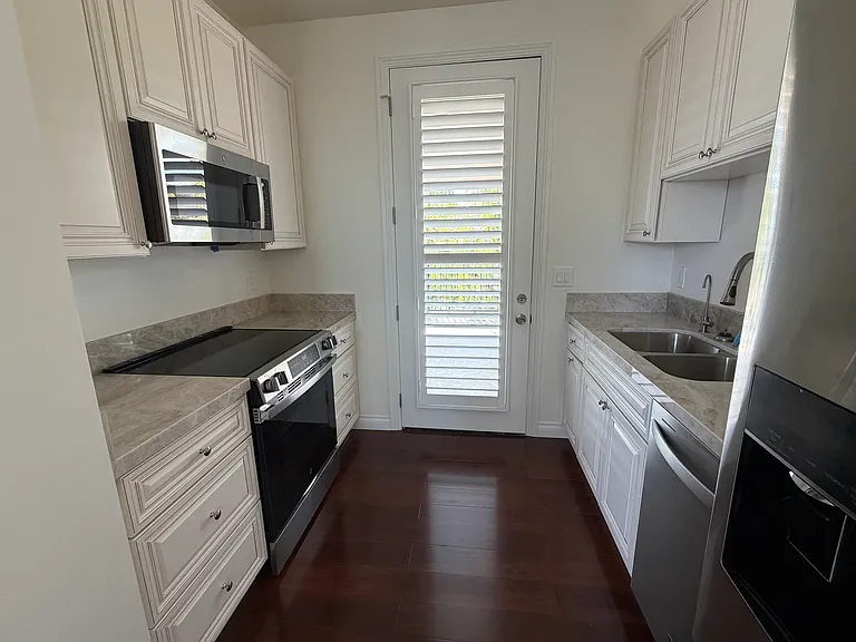 15570 Pinehurst Pl — Photo 7