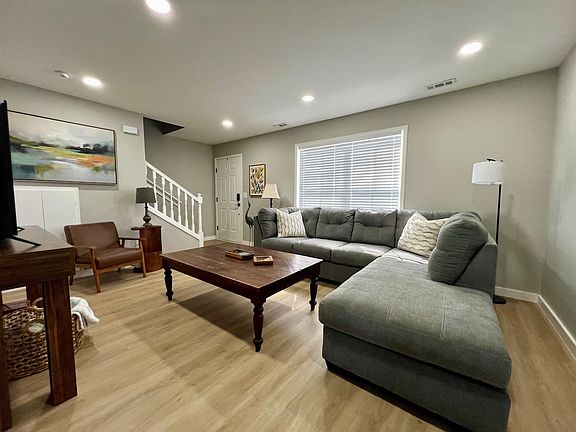 3rd image of 406 NW D St