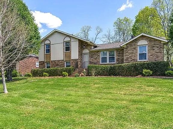 2nd image of 609 Monte Carlo Dr