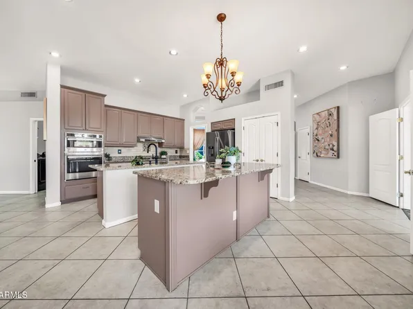 6521 W HILL Lane, Glendale, AZ 85310