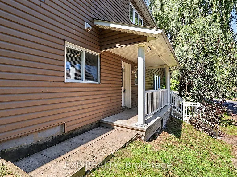 2055 Victoria St #B — Photo 2