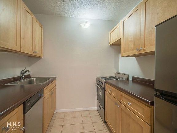 5th image of 250 W 19th St #7HH