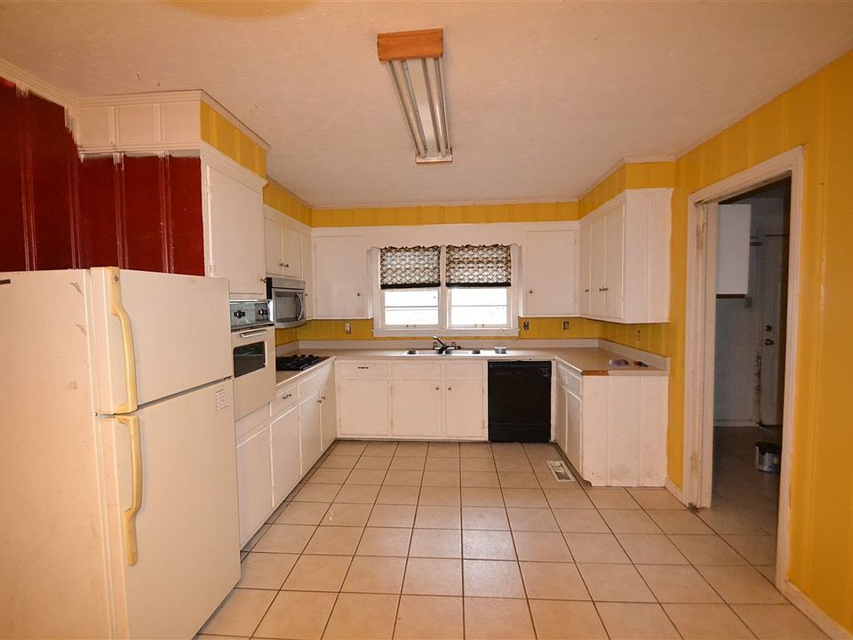 2nd image of 619 30th Ave N
