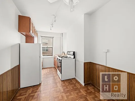 Sold by LoHo Realty | media 4