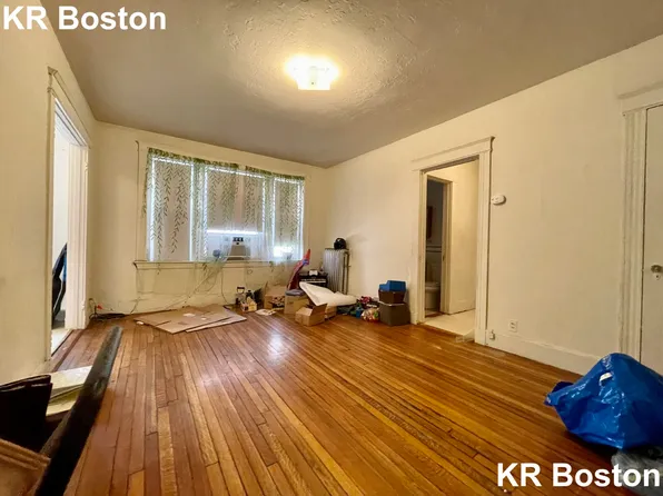 120 Washington St #6, Brighton, MA 02135