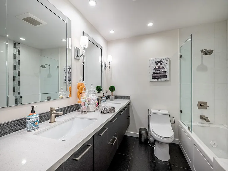 330 N Jackson St #316 — Photo 22