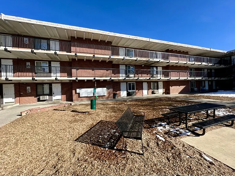 1180 Yosemite St #B2 — Photo 9