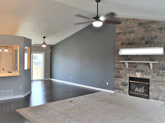 3rd image of 2041 Santuomo Ave