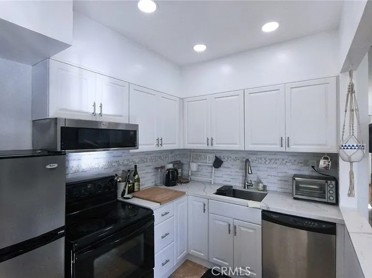 2575 E 19th St #17 — Photo 39
