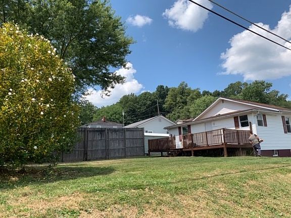 2nd image of 202 Cranberry Dr