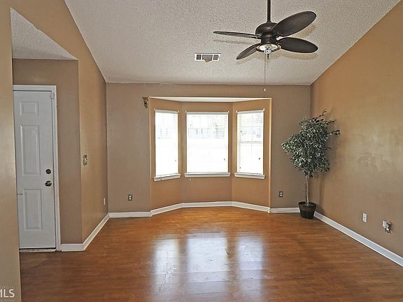 2nd image of 204 Bonnies Way
