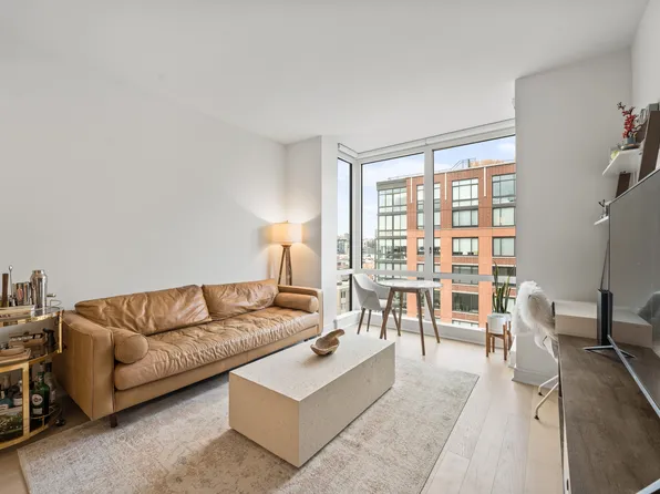 1000 Maxwell Lane image 8 of 45