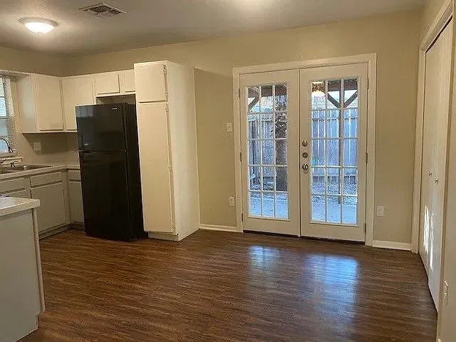 2 bed, 860 sqft, $1,384 — Photo 4