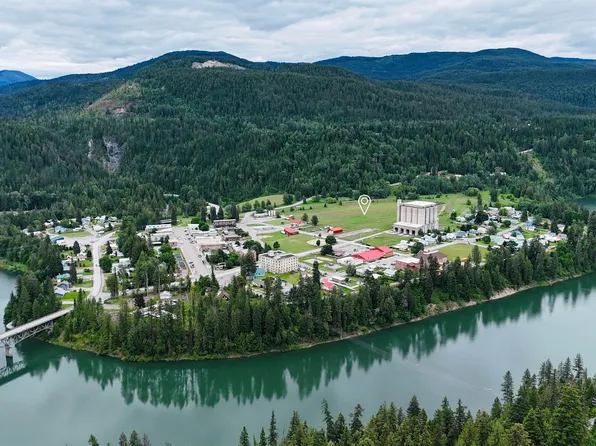 Nka West Ave #3, Metaline Falls, WA 99153