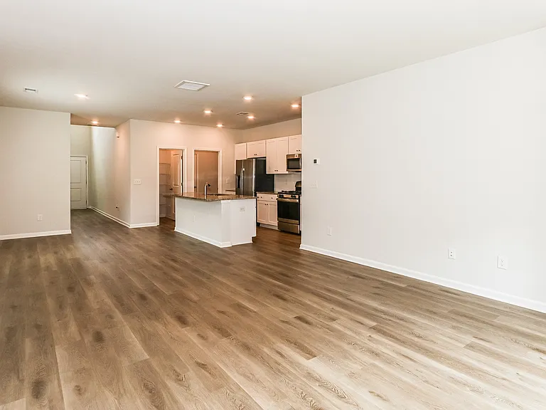 1158 Joywood Dr — Photo 3