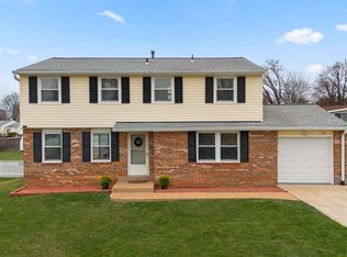 108 N Garfield Rd, Sterling, VA 20164