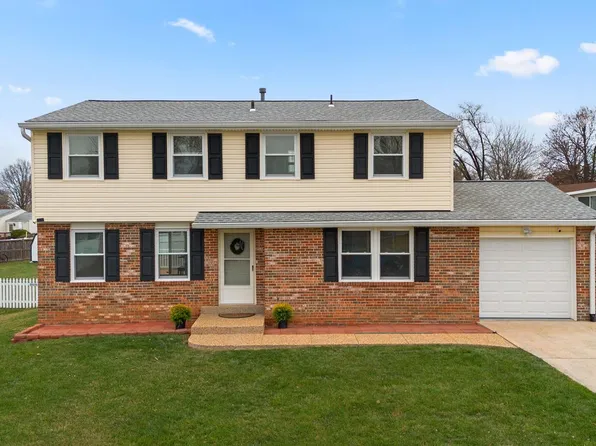 108 N Garfield Rd, Sterling, VA 20164