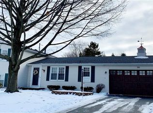 58 Tumbleweed Dr, Pittsford, NY 14534