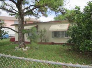 1041 E 8th Ct, Hialeah, FL 33010