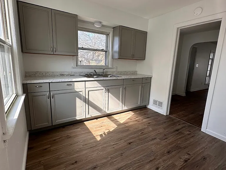 829 Orlando Ave — Photo 3