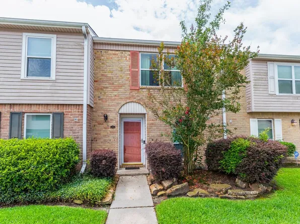 916 Park Meadow Dr, Beaumont, TX 77706